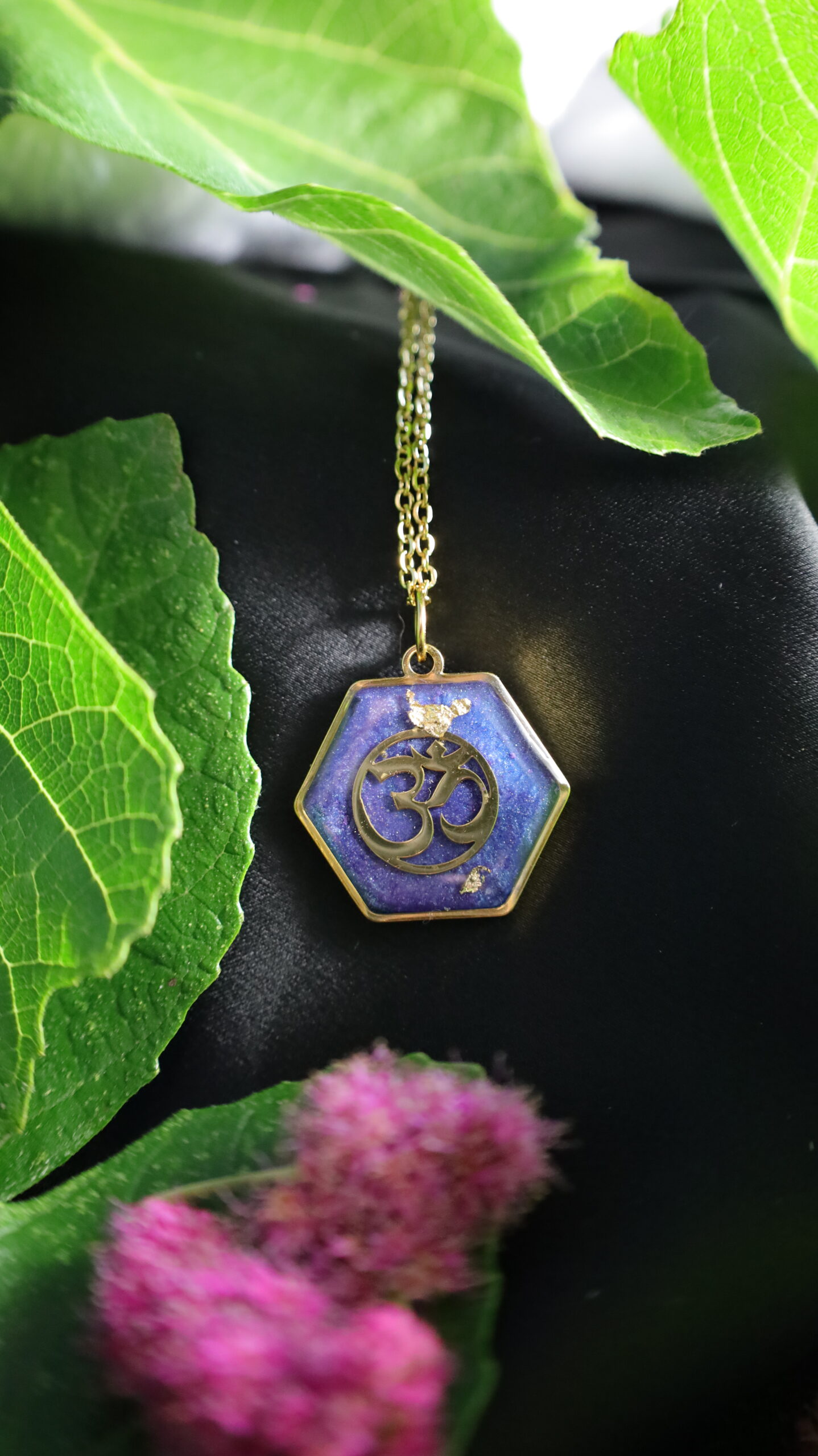 collier om collier om