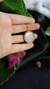 collier lien familial