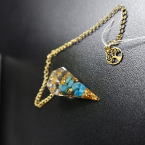 pendule en apatite bleue, pierre dorée & breloque arbre de vie