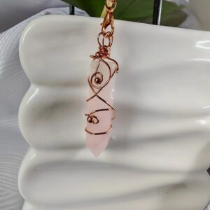 pendule quarts rose et chainette or rose