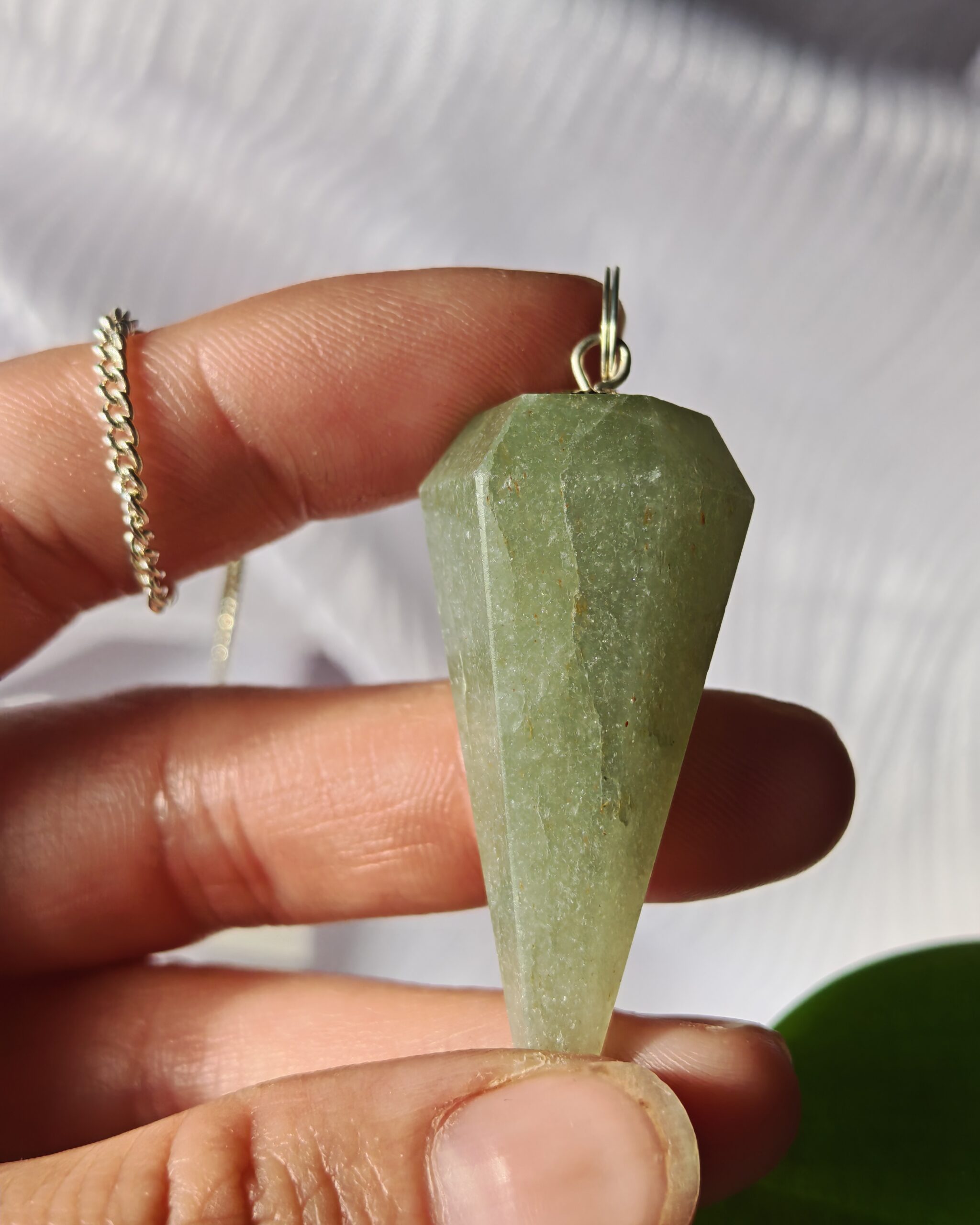 pendule divinatoire en aventurine pailleté, pendule divinatoire en aventurine pailleté,