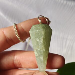 pendule divinatoire en aventurine pailleté,