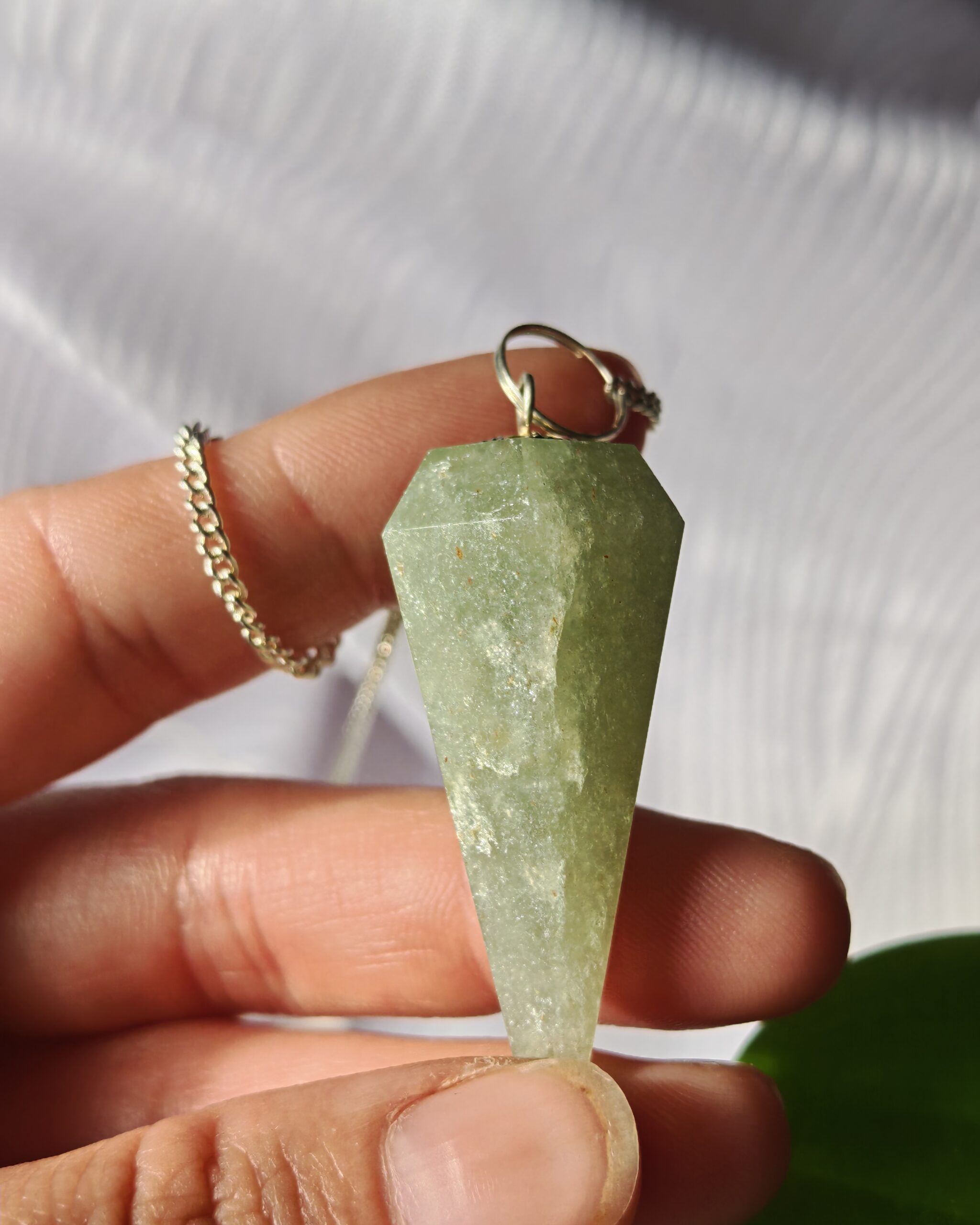 pendule divinatoire en aventurine pailleté, pendule divinatoire en aventurine pailleté,