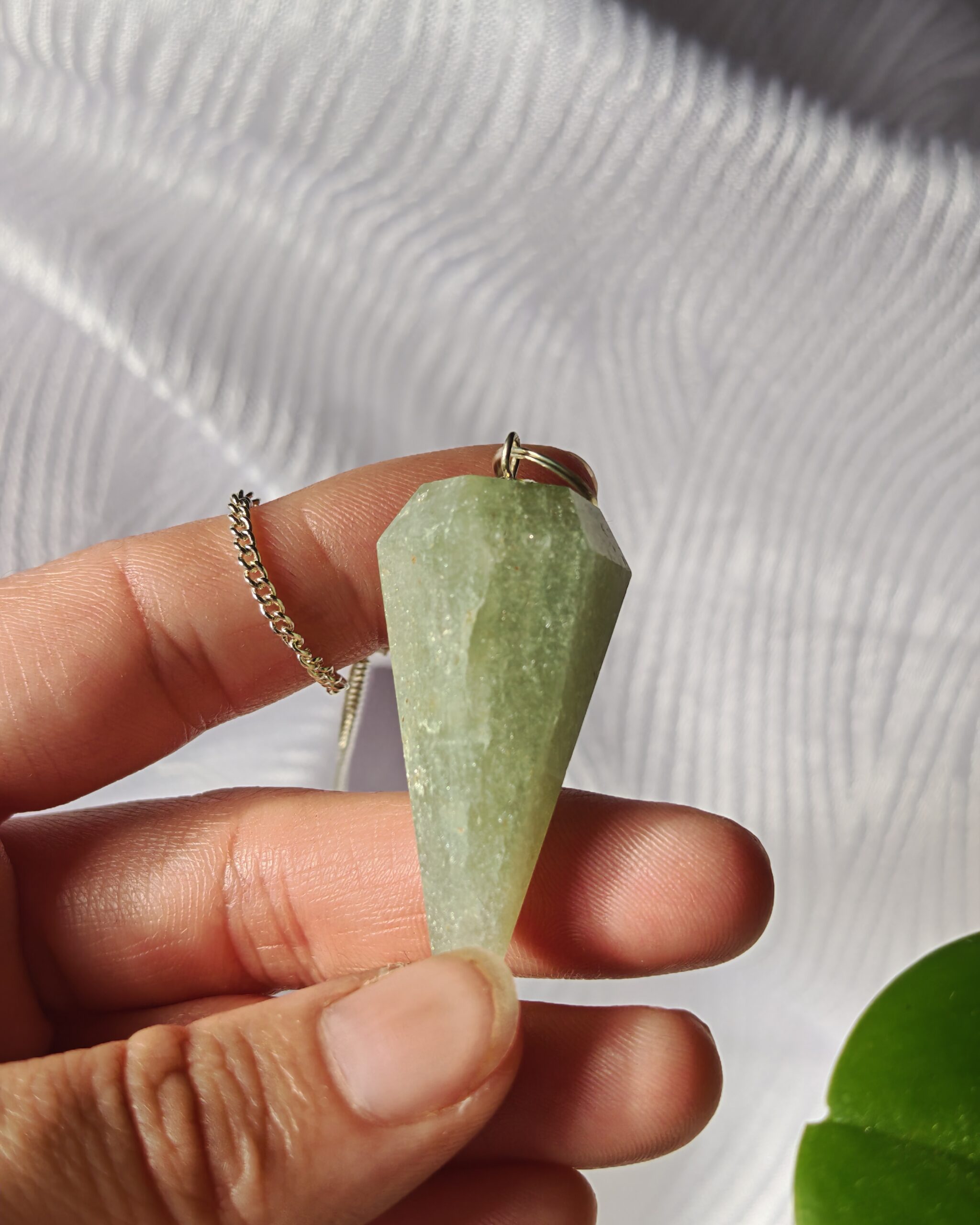 pendule divinatoire en aventurine pailleté, pendule divinatoire en aventurine pailleté,