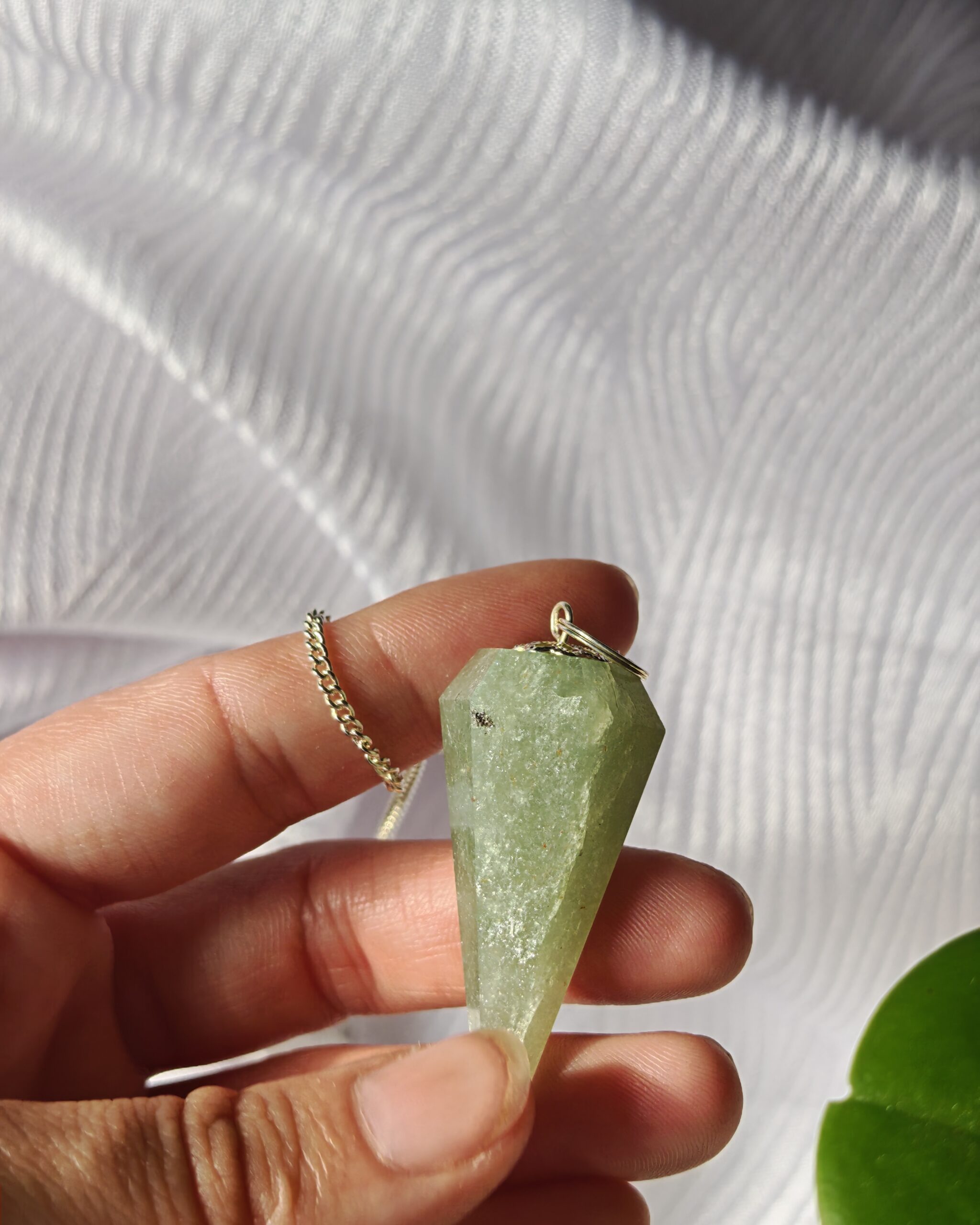 pendule divinatoire en aventurine pailleté, pendule divinatoire en aventurine pailleté,