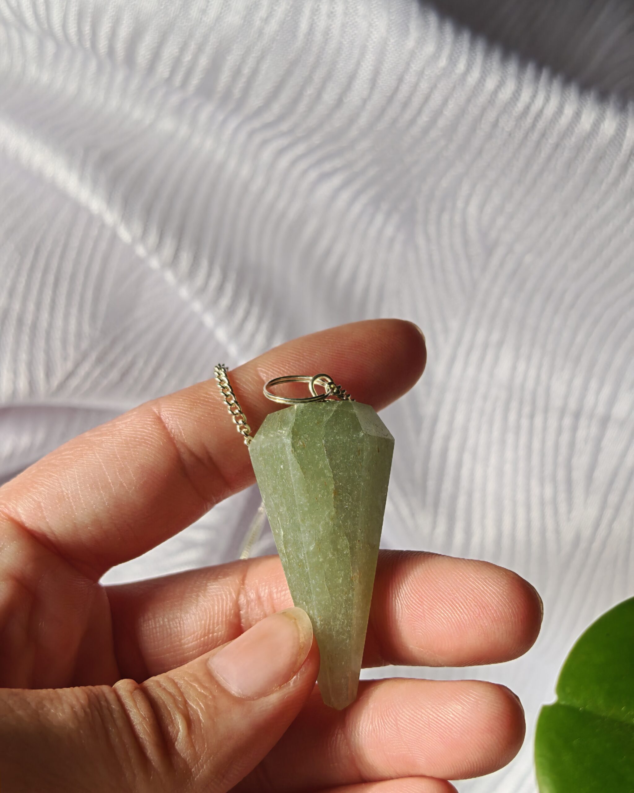 pendule divinatoire en aventurine pailleté, pendule divinatoire en aventurine pailleté,